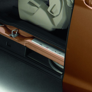 Pragovi zadnjih vrat z logotipom B-MAX